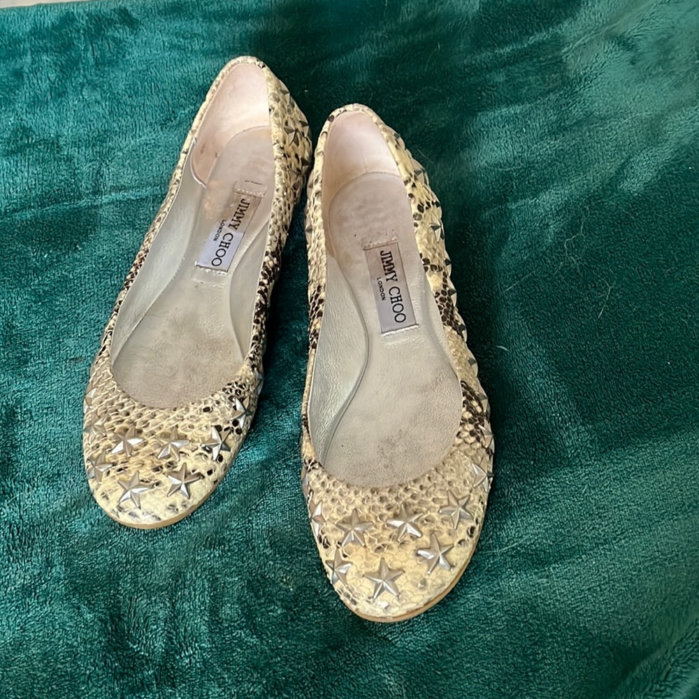 Cute Jimmy Choo flats.